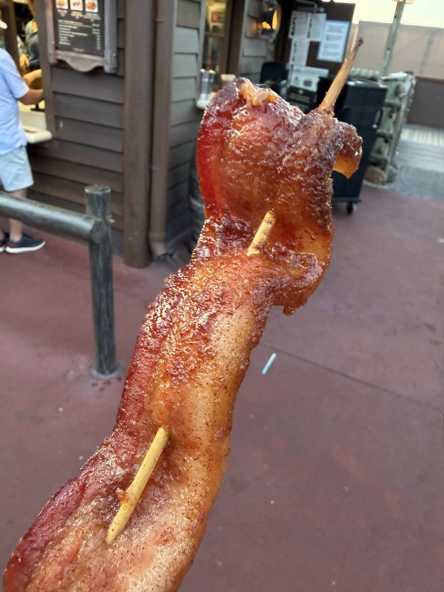 Westward Ho で、おやつタイム！ 「Candied Bacon Skewer with Chip