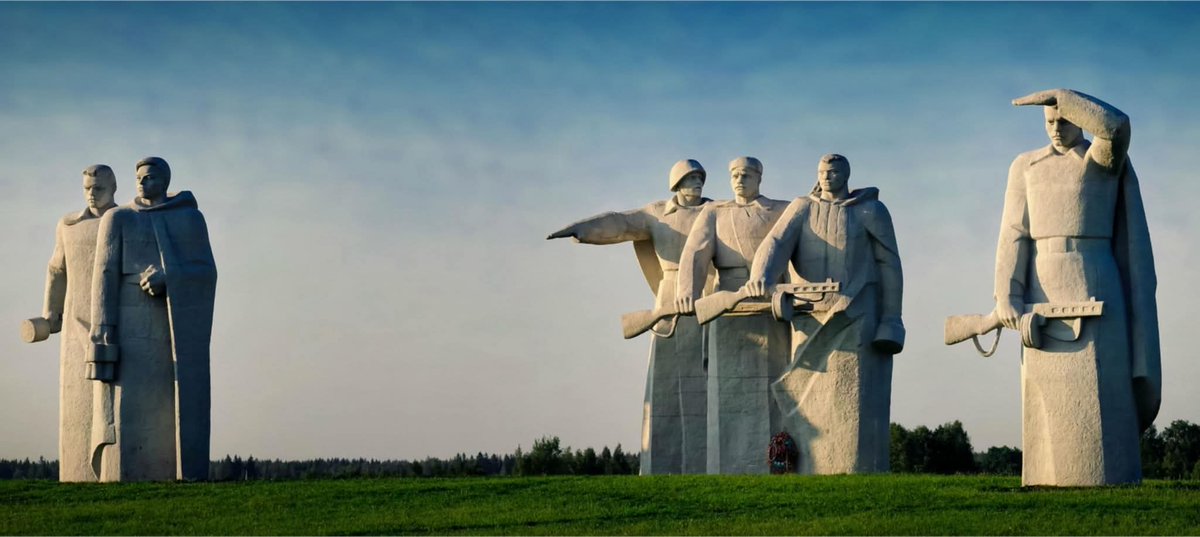 6 мая 1975 года состоялось торжественное открытие мемориального ансамбля «Героям-панфиловцам» в Дубосеково, Волоколамский район, Московской области