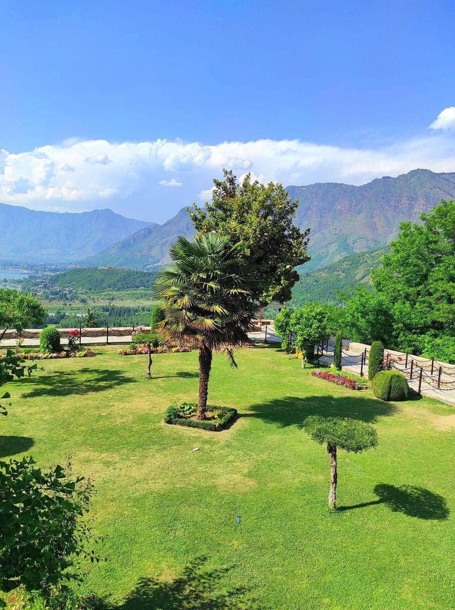 shaistawani8512's tweet photo. Pari mahal Srinagar https://t.co/5O3DABijJR