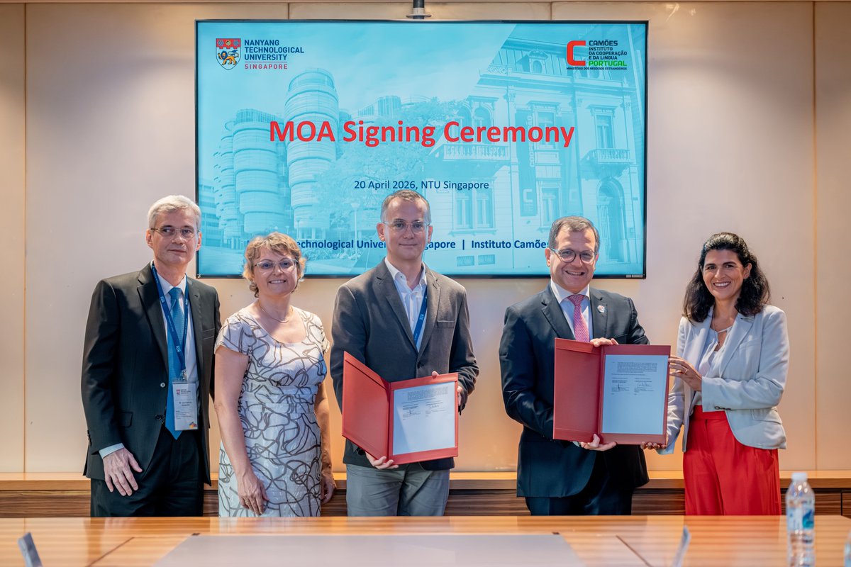 ntu_humanities's tweet photo. NTU partners with Instituto Camões to boost Portuguese language &amp; culture in Singapore 🇸🇬🇵🇹 The MOA signed on 20 Apr 2026 supports a Portuguese lecturer at NTU, expanding student access to Lusophone studies and strengthening ties with Portuguese-speaking nations. https://t.co/1BUS2AnrAa