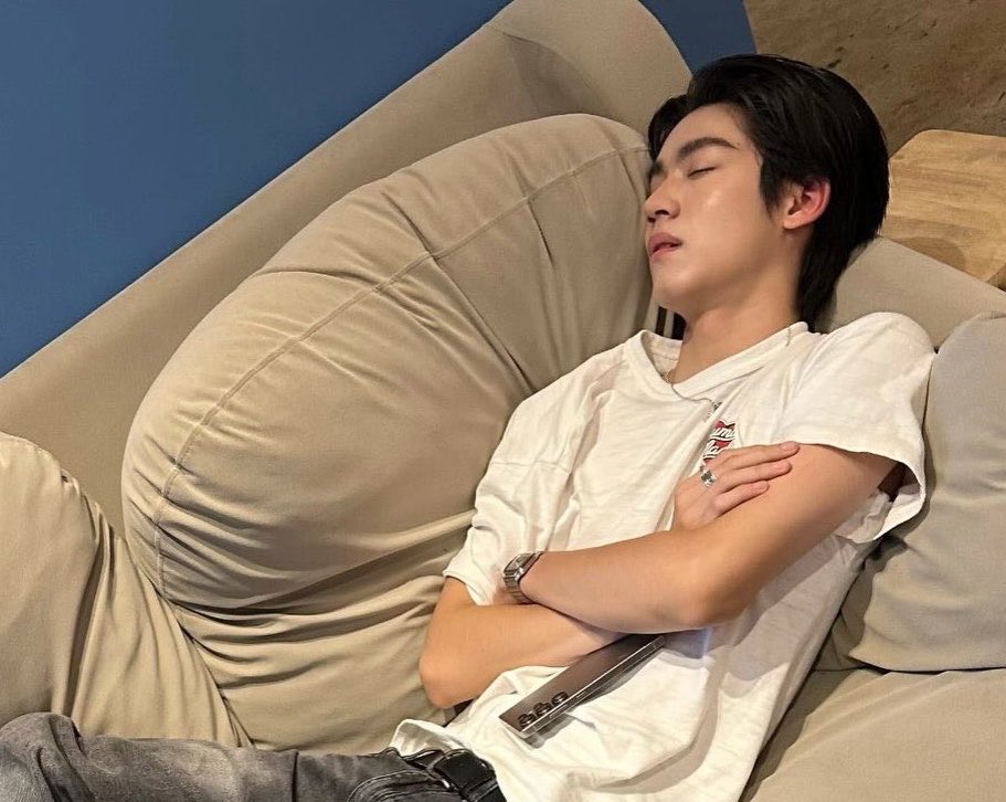 janesleepalltime tweet media