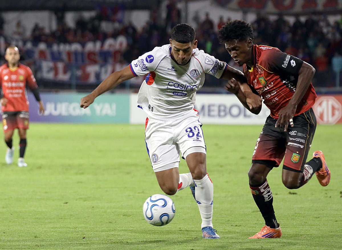 RadarAzulgrana's tweet photo. 🔵🔴 FINAL
En Ecuador, #SanLorenzo igualó sin goles ante Deportivo Cuenca y quedó como líder del Grupo D con 6pts.
📊 Cuenca tiene 5pts, Recoleta 4pts y Santos 3pts. https://t.co/Zg0B7UjCs4