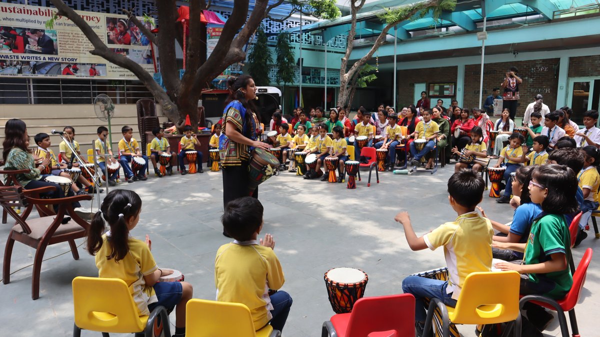 IngSunbeam's tweet photo. 🥁 A Rhythm to Remember! 🥁 Students from KGs to Class 8 joined an African Drumming Session with Drum Circle India, With teachers drumming along, it became a celebration of music!
#SunbeamExcellence #SunbeamSchoolIndiranagar #SunbeamGroupOfEducationalInstitutions https://t.co/pJlY5UqULL