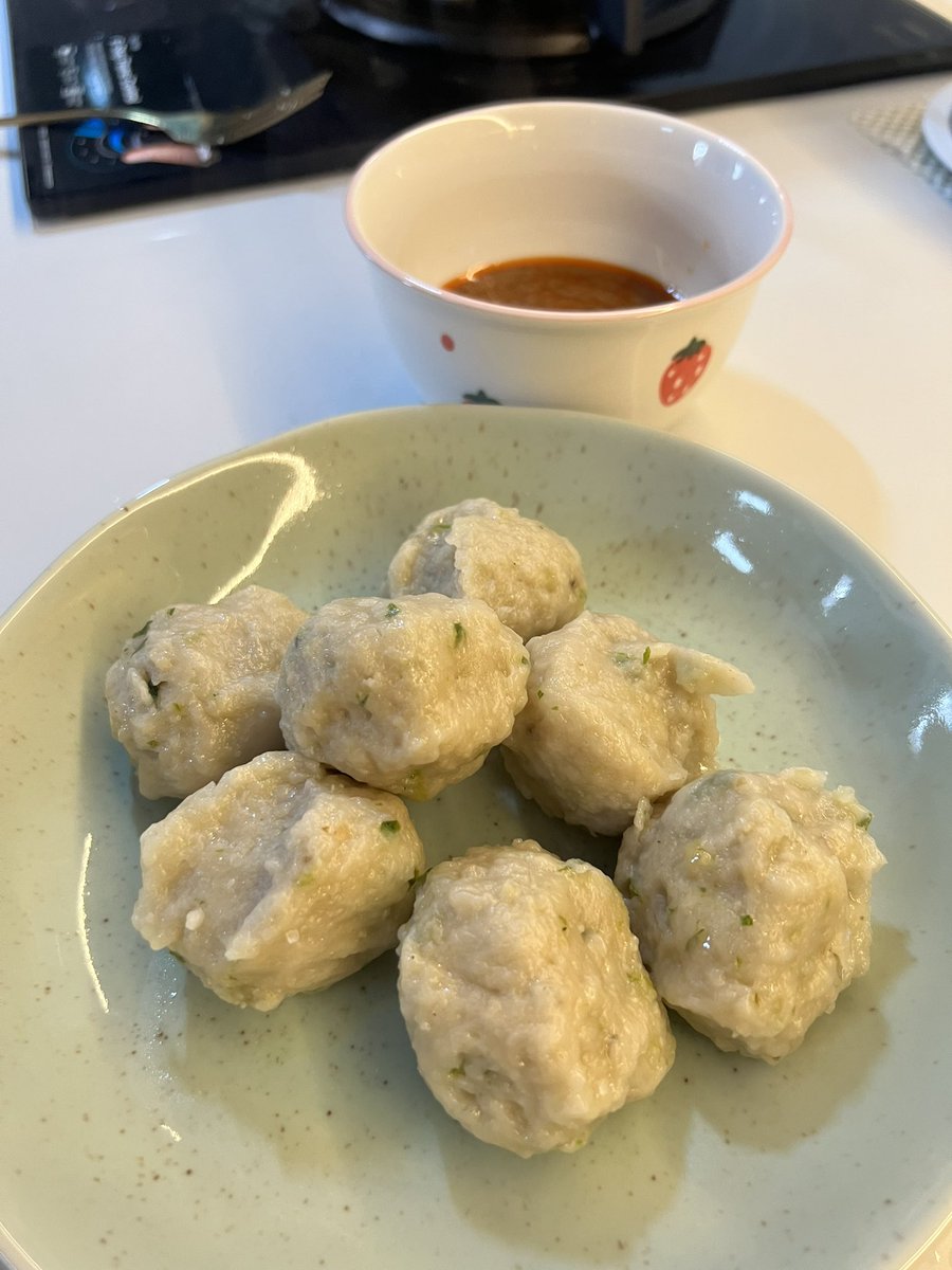 primaekaaa's tweet photo. @eatsimple_x mam masakan sendiri😌
kalian beli juga boleh lah https://t.co/1cqlMp2uh4