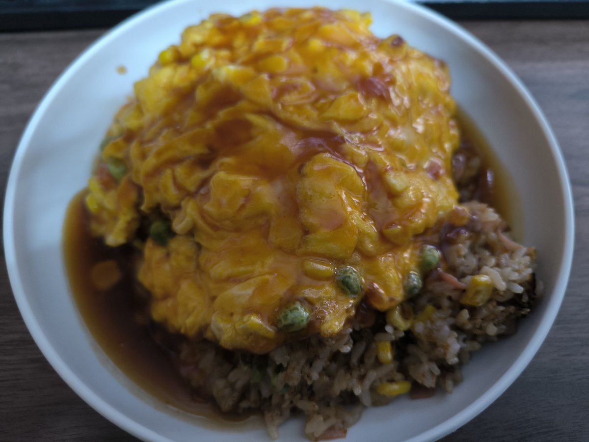 配信中にメシテロいただいた、天津炒飯😋🎶 天津飯の中のごはんが炒飯