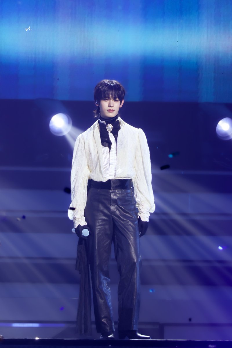 หากพรุ่งนี้ทุกอย่างหมุนไป ฉันคนนึงจะยืนตรงที่เก่า 

TEETEEPOR FUSION STAGE D2 
<a href="/porsuppakarn/">porsuppakarn</a> #porsuppakarn 
#DMDLAND3DAY