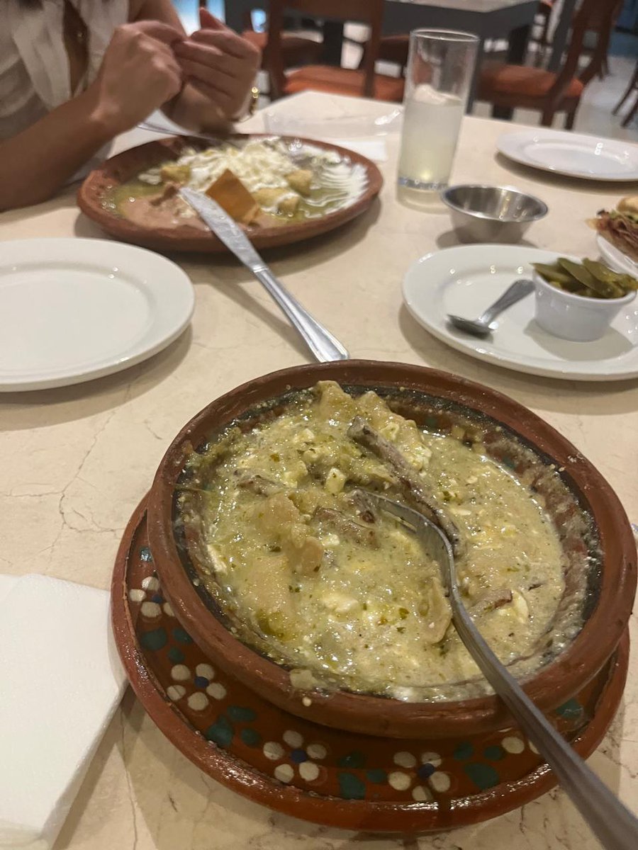 Linlinthin's tweet photo. Say the thing 🤢😣 
Like 1000000 cal https://t.co/IJL760zJbh