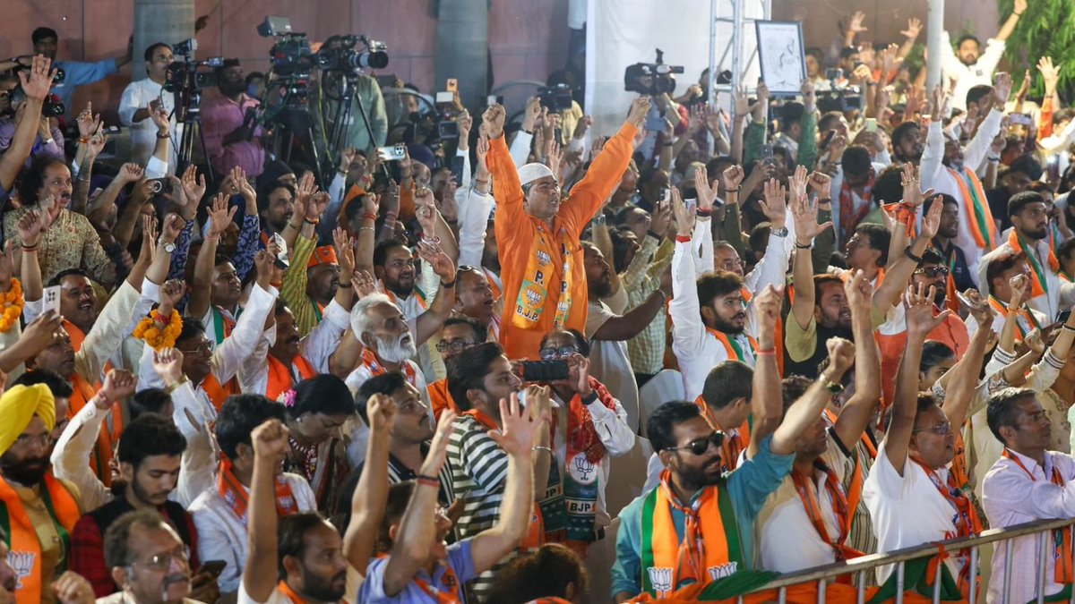 indicanews1's tweet photo. U.S.-Based Indian Voices Welcome BJP Victory In West Bengal
@BJP4India @AITCofficial #westbengal #bjp #aitc #indiapolitics #electionresults #bengal #assam #puducherry #kerala #tamilnadu #indianamerican #diaspora #politics #governance #indicanews
https://t.co/EoXNEqm5YJ https://t.co/oWXkuy0B3e