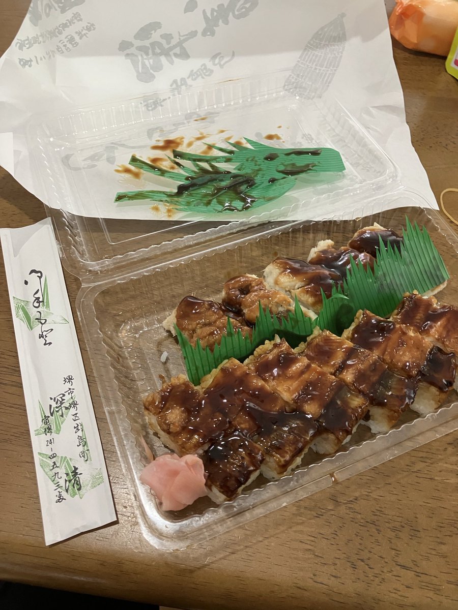 ihi1484's tweet photo. 堺の穴子寿司はめちゃめちゃ美味いですよ。堺に来たら必ず食べてほしい。 https://t.co/O5lkQAjyjX