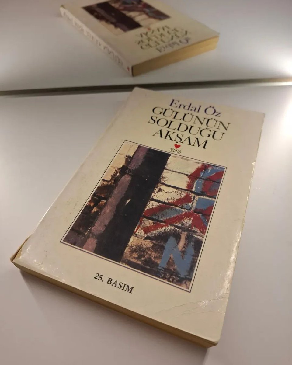 mhmtozcataloglu's tweet photo. "Bir gün bir kitap okudum ve bütün hayatım değisti" diye başlıyor ya Orhan Pamuk, Yeni Hayat'a... Benim icin o kitap bu kitap işte.
#6Mayis https://t.co/N325q09Ddv