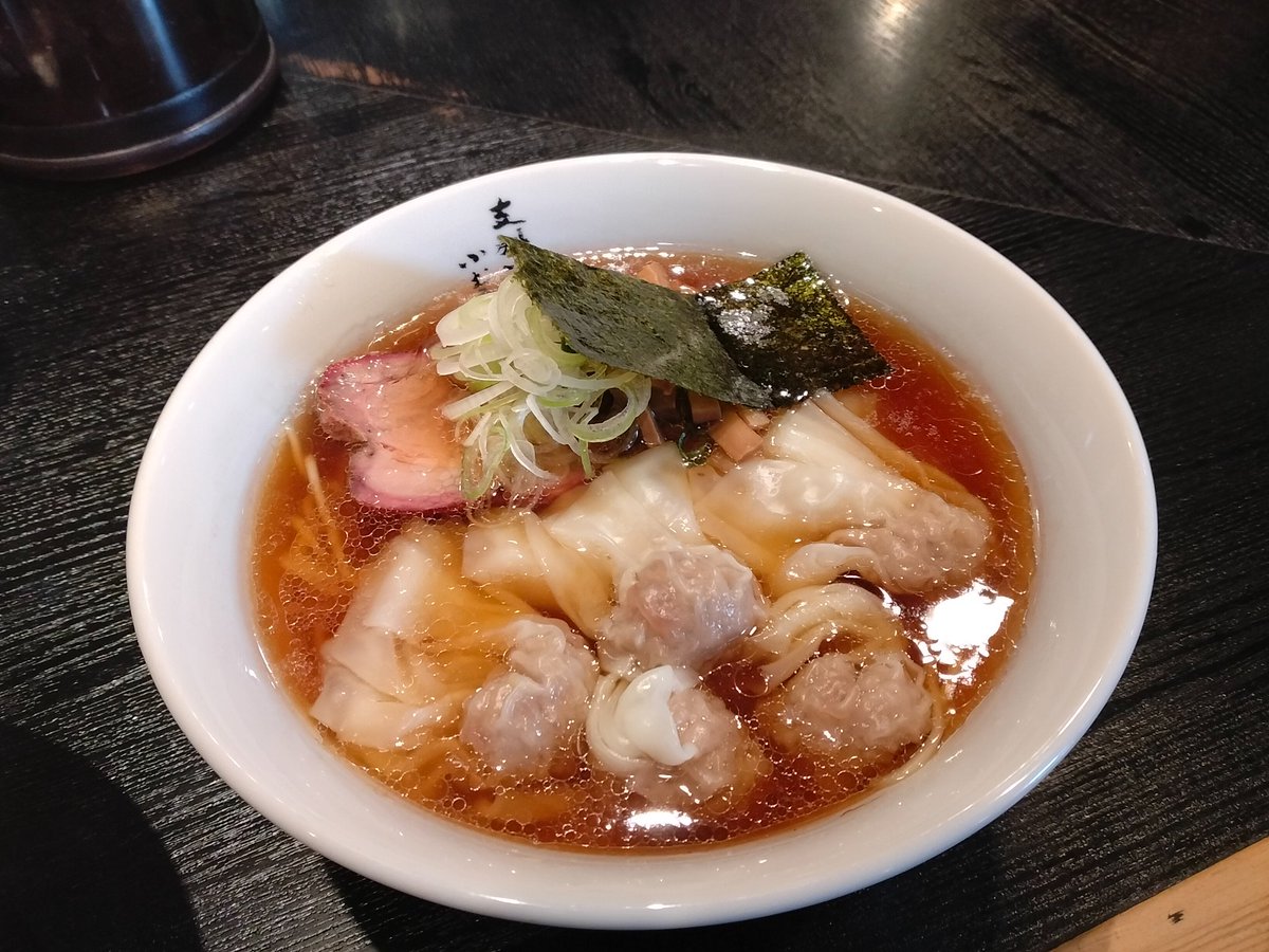 十数年前八雲で感動した🍜が行徳で完成形へ。

たんたん亭系譜の最高峰。

塩も醤油も絶品すぎてヤバー🍜

#支那ソバ小むろ