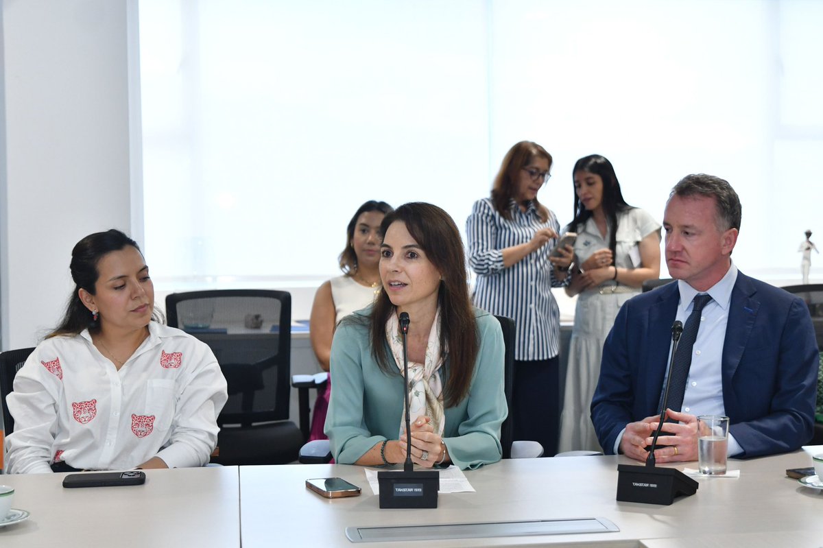 ¿Se puede predecir el futuro para salvar vidas? 🤔 En Cali, la respuesta es SÍ.

Hoy se marcó un antes y un después con la firma del Memorando de Entendimiento entre la @AlcaldiadeCali, <a href="/RockefellerFdn/">The Rockefeller Foundation</a> e @Icesi, una alianza para anticipar y responder al dengue 🦟 con