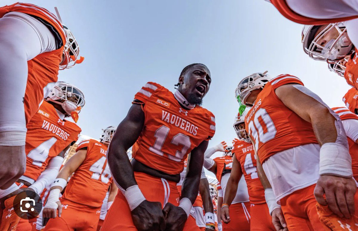 chris_carroll45's tweet photo. #AGTG after a great conversation with @coachlangford46 I’m blessed to receive and offer from UTRGV 
@coachanthony46 
@247recruiting 
@MarkRussellQB https://t.co/ad0KKzgMdI