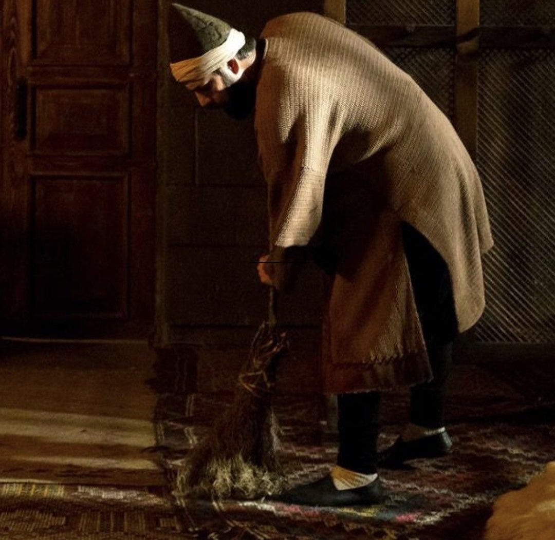 herhalimizle's tweet photo. ‘
“Lâ  süpürgesiyle yolu süpürmedikçe, illallah sarayına ulaşamazsın…”

                             İmam-ı Rabbâni HZ https://t.co/1JCX9tN83A