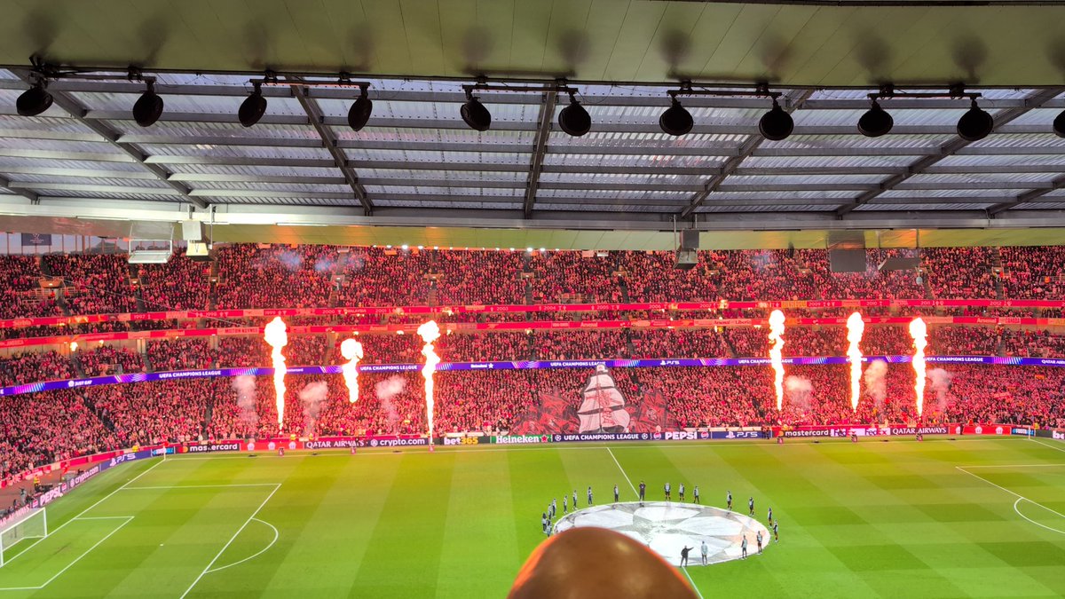 minimeeee73's tweet image. What a fucking night. Never seen the place rocking like that before. Goosebumps all evening. #AFC