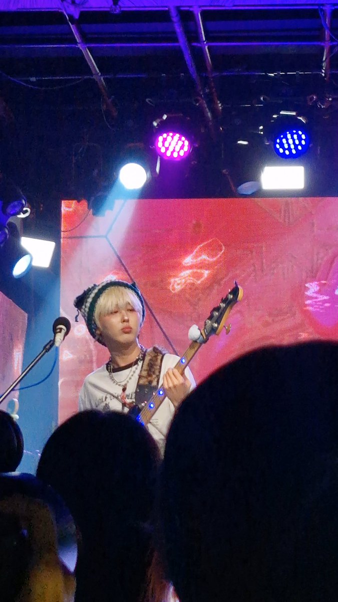 부둥켜안고 나 사랑을 전부 줄게 다다💙