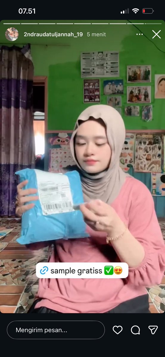 raudtljnah_'s tweet image. para affiliate Shopp3 kumpul sinii ajuin sample gratis 1 box parfum Cheirra ga sampai 1 jam udah diacc 👉🏻 s.shopee.co.id/70Gk96Ngoz

#reels