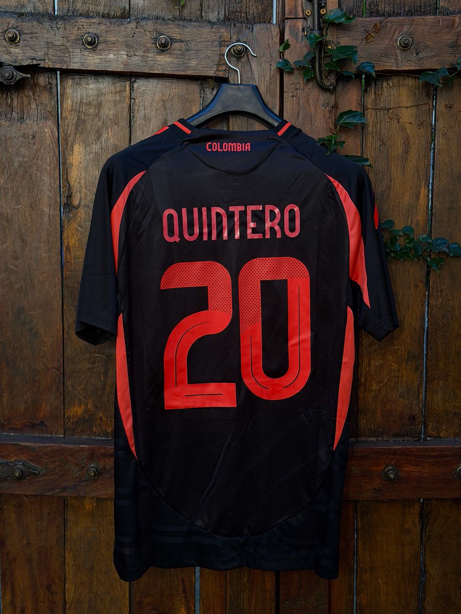 lucasconceptss's tweet photo. Los amigos de @jjsport777 me mandaron esta camiseta del Rey 🇨🇴 y no tiene sentido la calidad 🔥

Les dejo su página y su WPP para que vean el catálogo completo ⤵️

🌐 https://t.co/HBXHXS0Ru1
📲 +8618476310729

Cualquier consulta me escriben https://t.co/nlFDgDRjjV