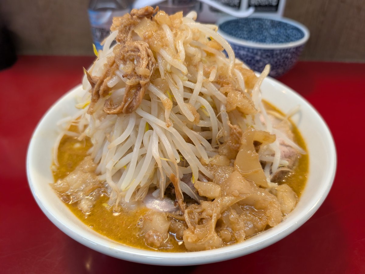takejun53's tweet photo. 初ジラフ@真岡
味噌ラーメン大
二郎系で今までで一番美味しい♪
感激した！濃厚な味噌にジラフの麺サイコーです♪豚も超絶美味しかった!!
#真岡市
#ジラフ
#初訪問
#二郎系 https://t.co/Wf6Difh4gM