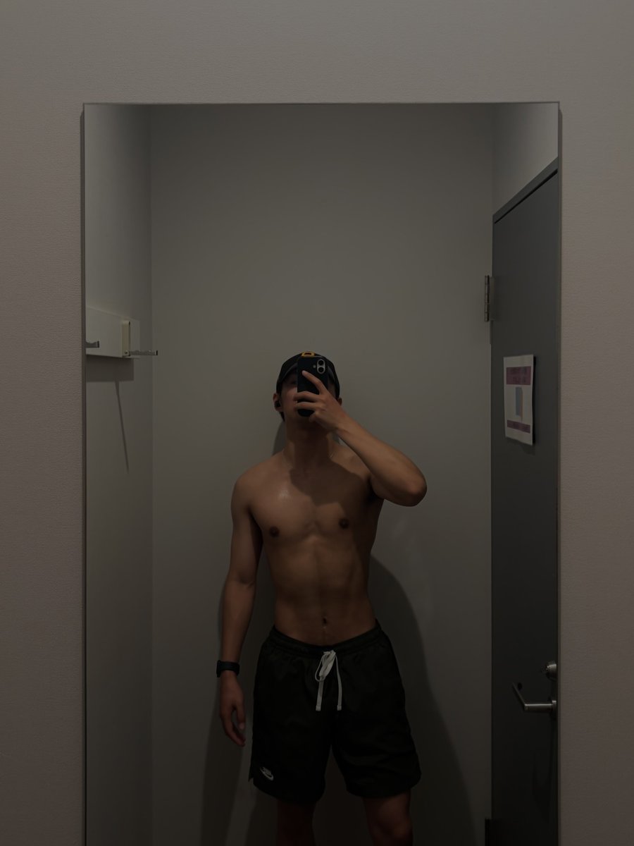 T021409's tweet photo. 🏋️😤 https://t.co/MzuQKivw98