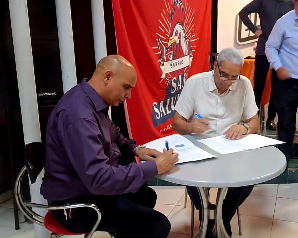 CubanacanHotel's tweet photo. Cubanacan Hoteles, junto a la Unidad de Desarrollo e Innovación de FORMATUR Villa Clara, presentó el proyecto:
“Turismo de Ciudad en el destino San Juan de los Remedios: Diversificación de la Oferta”

#CubanacanHoteles
#motivoscubanacan
#CubanacanContigo #SeguridadYConfianza https://t.co/85cREM21nZ