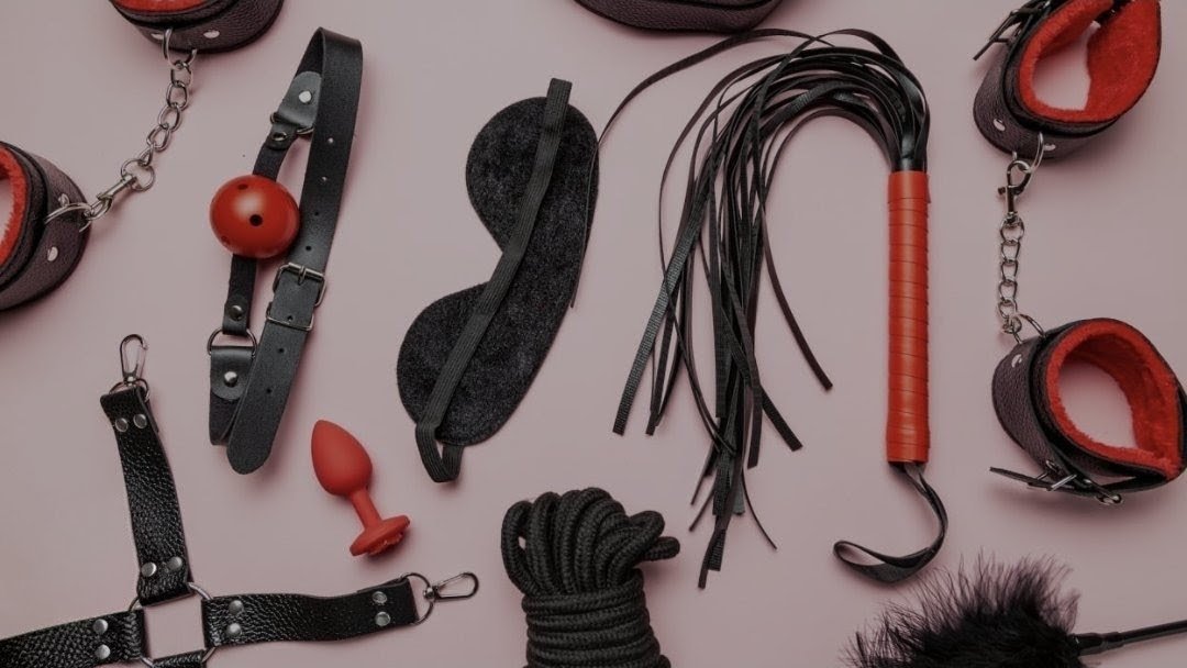 SmartassLisa's tweet photo. 04/30
@Sixwordsx
#Storyin6
📸: Google
#Artifices of his toys and tools. https://t.co/mc6254kkWx