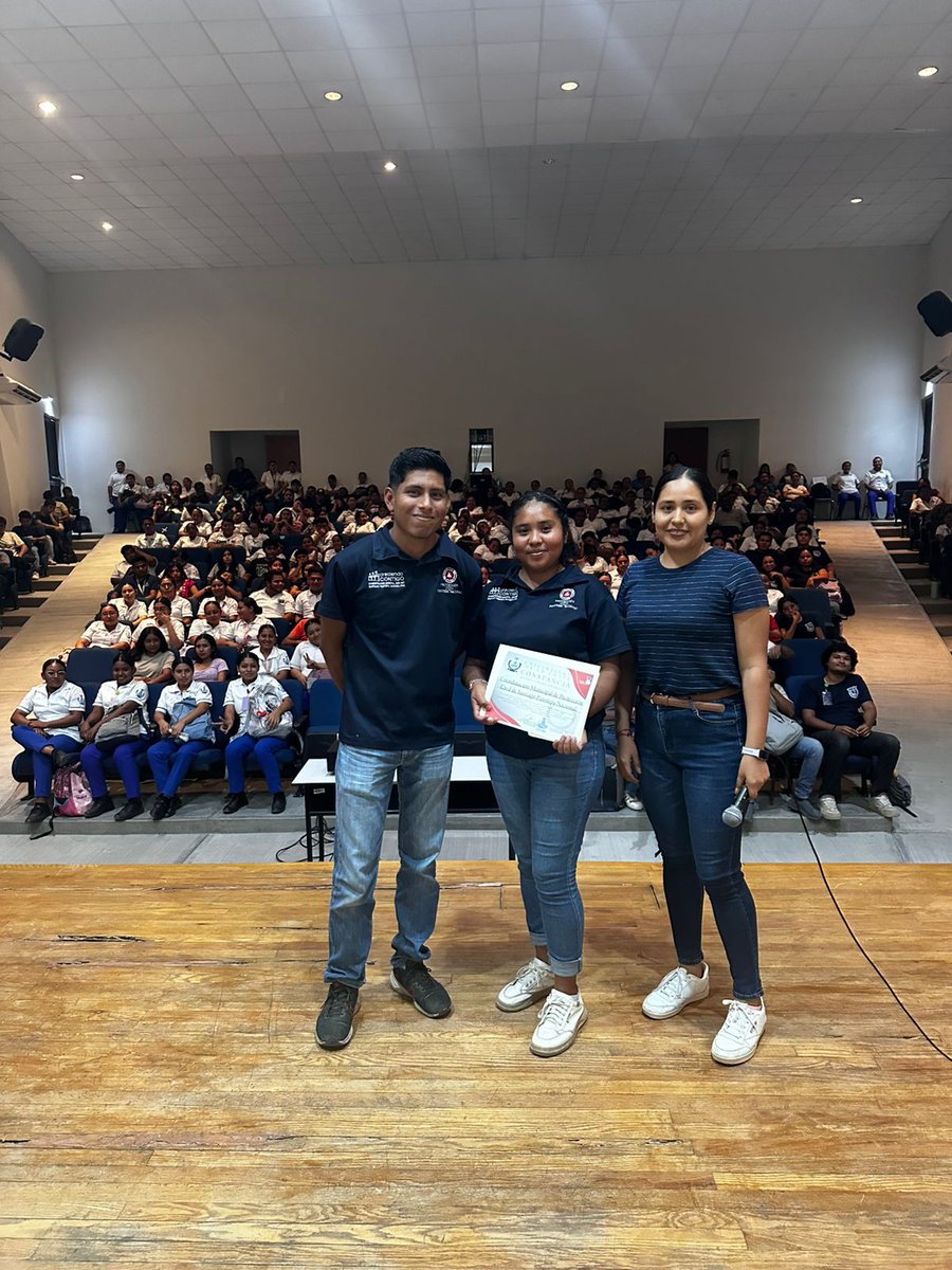 Capacitación que salva vidas 🚨
El pasado 4 de mayo en la Universidad de la Costa, Protección Civil capacitó a nuestra comunidad universitaria en Primeros Auxilios.
Durante el taller, las y los participantes aprendieron a responder ante:
-Fracturas 
-Sangrado de nariz