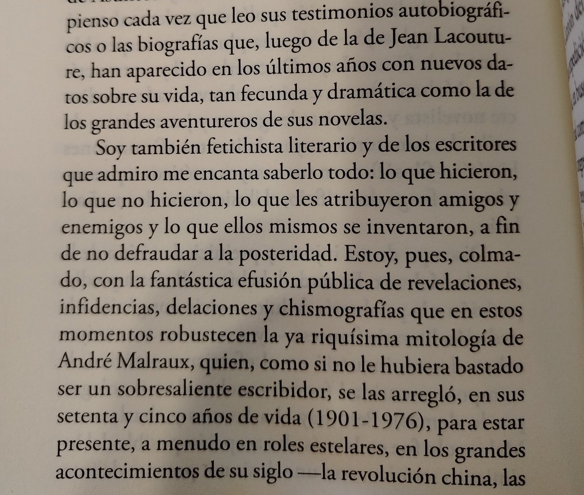Mario Vargas Llosa se consideraba un fetichista literario y le gustaba saber todo de los escritores que admiraba.

También eso, teníamos en común.