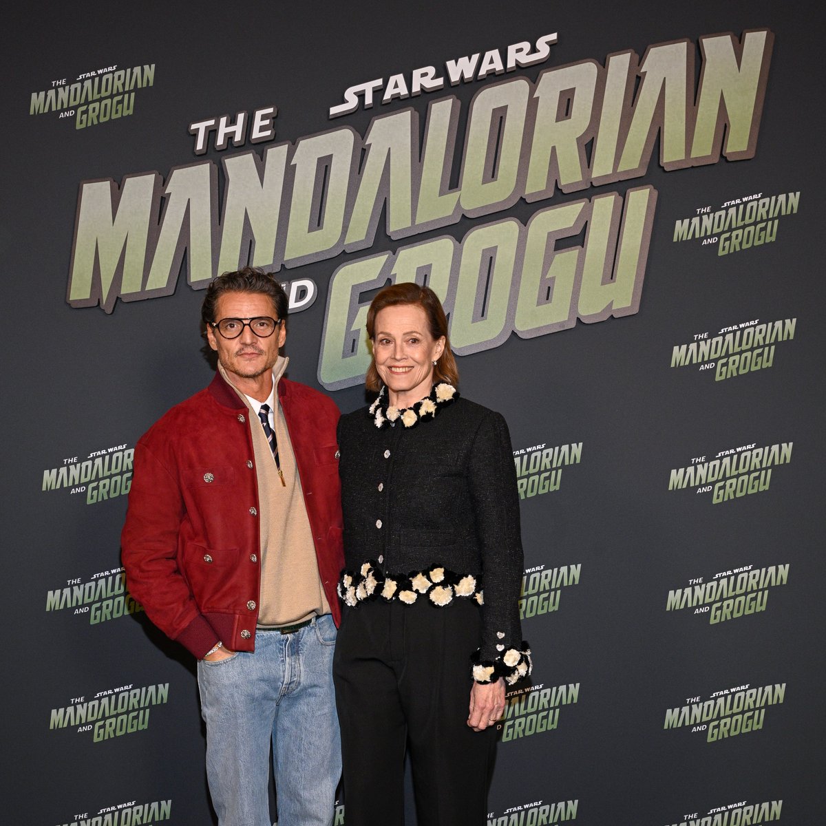 starwars's tweet photo. the stars shine bright in Paris.

Pedro Pascal, Sigourney Weaver, and Jon Favreau attend the Star Wars: The Mandalorian and Grogu fan event. Experience the film in theaters and IMAX on May 22. https://t.co/oO5Cz6UMdF

#TheMandalorianAndGrogu https://t.co/xu1dbyK6lf