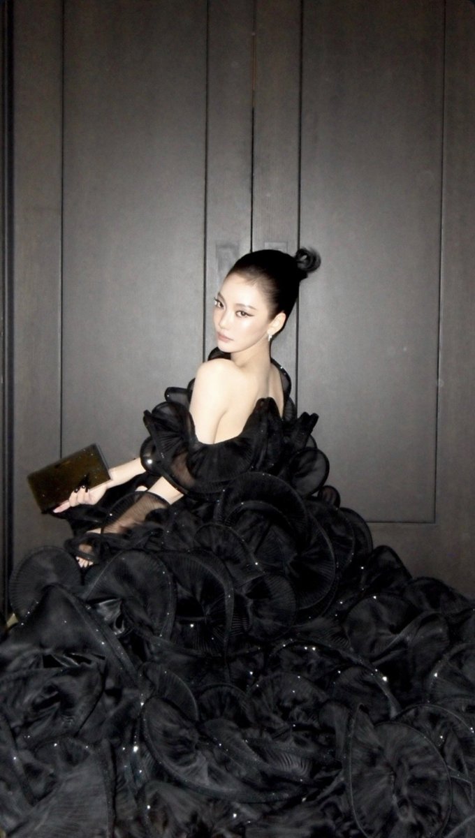 ningning pics tweet media