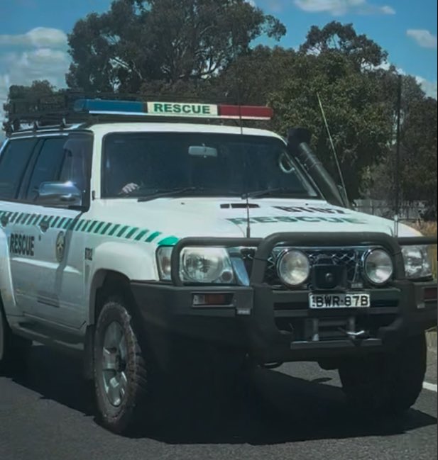 emergencyAUS1's tweet photo. RESCUE vehicle #SPOTTED in Wagga Wagga. NSW Australia 

#emergencyvehicle #australia #photography https://t.co/hzeLqfTFRI