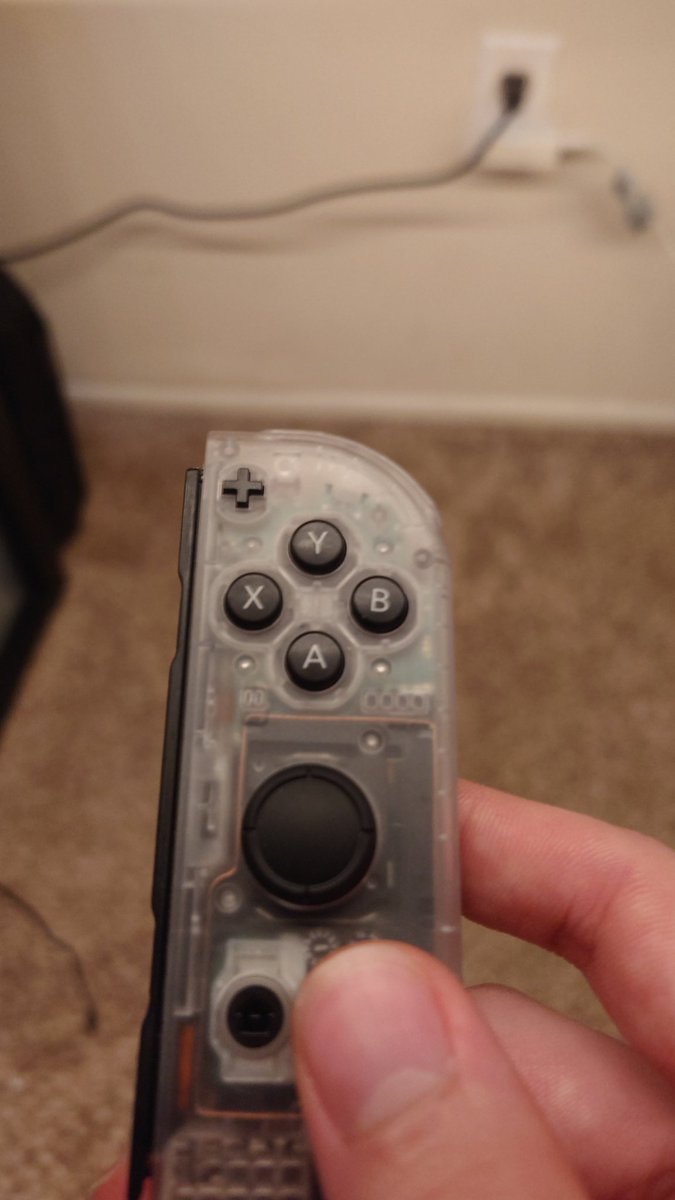 NickHeyart's tweet photo. @GamewithDave One of the first mods I made to my switch https://t.co/4wvvsOotLX