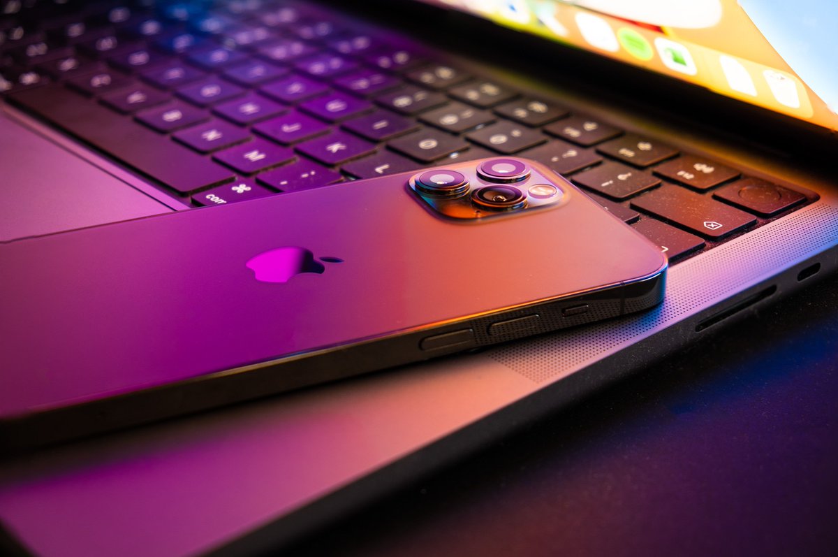 AeroAnalysisTAF's tweet photo. Apple: iPhone And Services Drive Growth, But Margin And Supply Risks Loom https://t.co/KtgXQHjRxv #Apple #iPhone #AAPL #TechNews #StockMarket https://t.co/y9Kd4ny8a9
