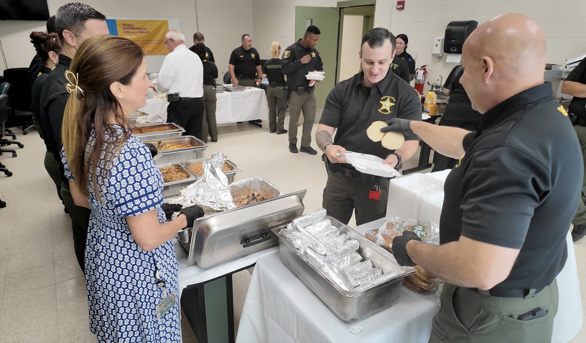 MCSOSheriff's tweet photo. Enjoying some time and showing my appreciation for my outstanding MCSO corrections personnel during National Correctional Officers and Employees Week. Thank you for your professionalism, dedication, and the critical work you do every single day to keep our community safe. https://t.co/OsIpoM8k6h