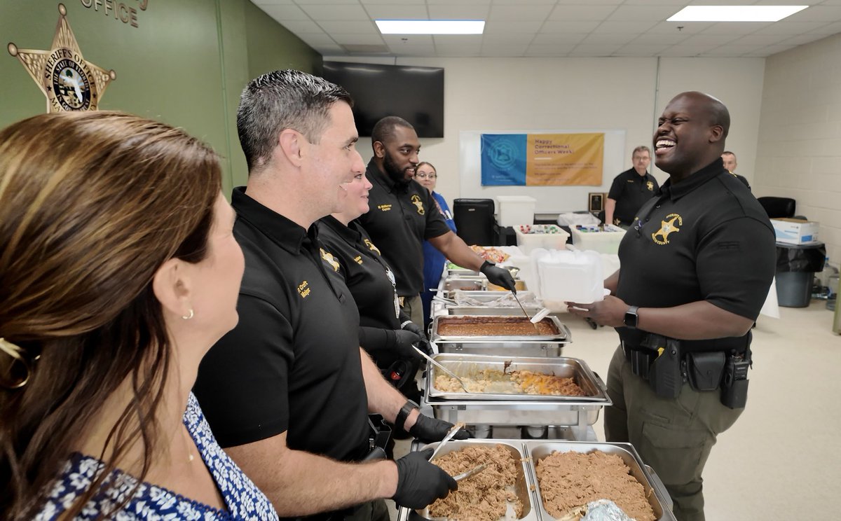 MCSOSheriff's tweet photo. Enjoying some time and showing my appreciation for my outstanding MCSO corrections personnel during National Correctional Officers and Employees Week. Thank you for your professionalism, dedication, and the critical work you do every single day to keep our community safe. https://t.co/OsIpoM8k6h