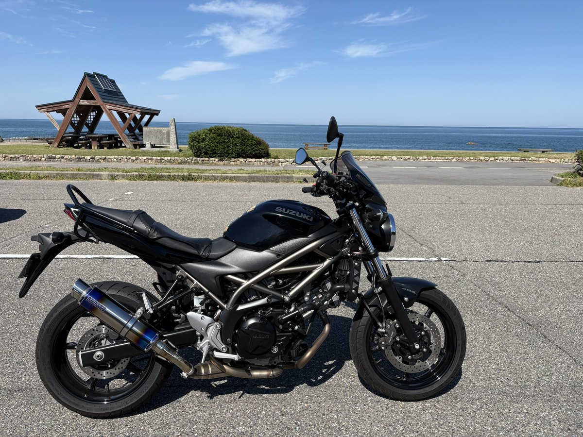 nabecbr600rr's tweet photo. おはようございます☀️

GW最終日
結構バイクが走ってますね
皆さんご安全に😊
 #SV650 https://t.co/otVEHNoMuk