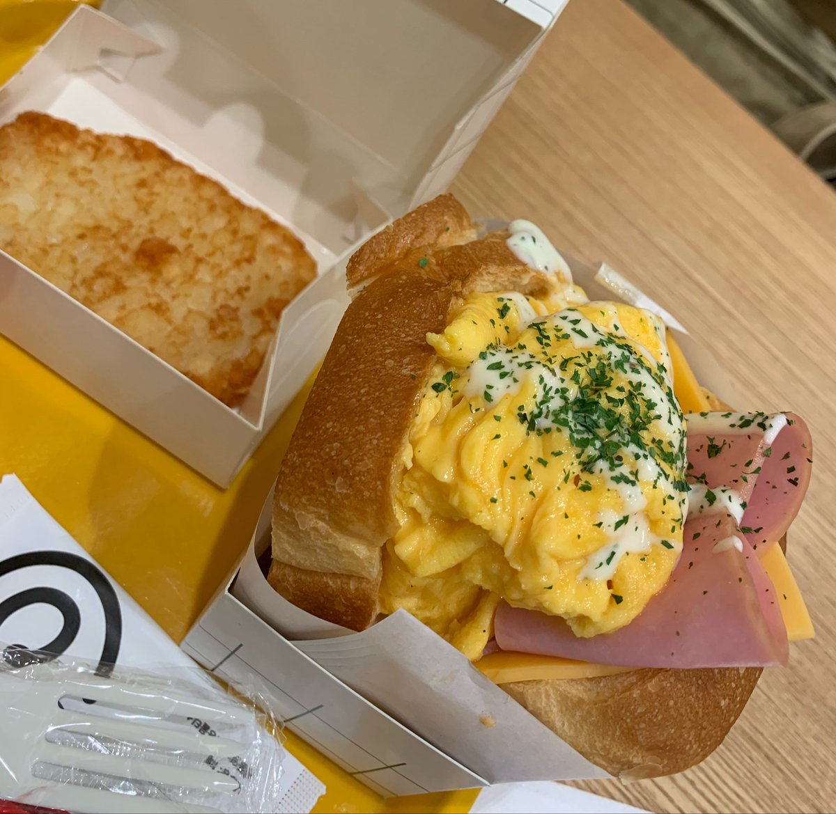 airdice517's tweet photo. ふらっと寄ったたまごサンド屋。
朝ごはんにちょうど良いけど、水も有料なのね‥(・ω・) https://t.co/N6qJbGnmQg