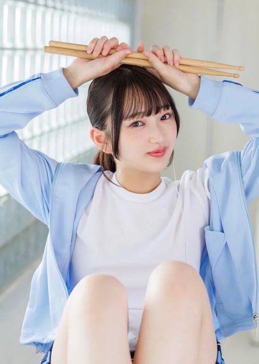 zoomtin2's tweet photo. 誰ですか、この可愛い女の子は https://t.co/uBFhheitqr