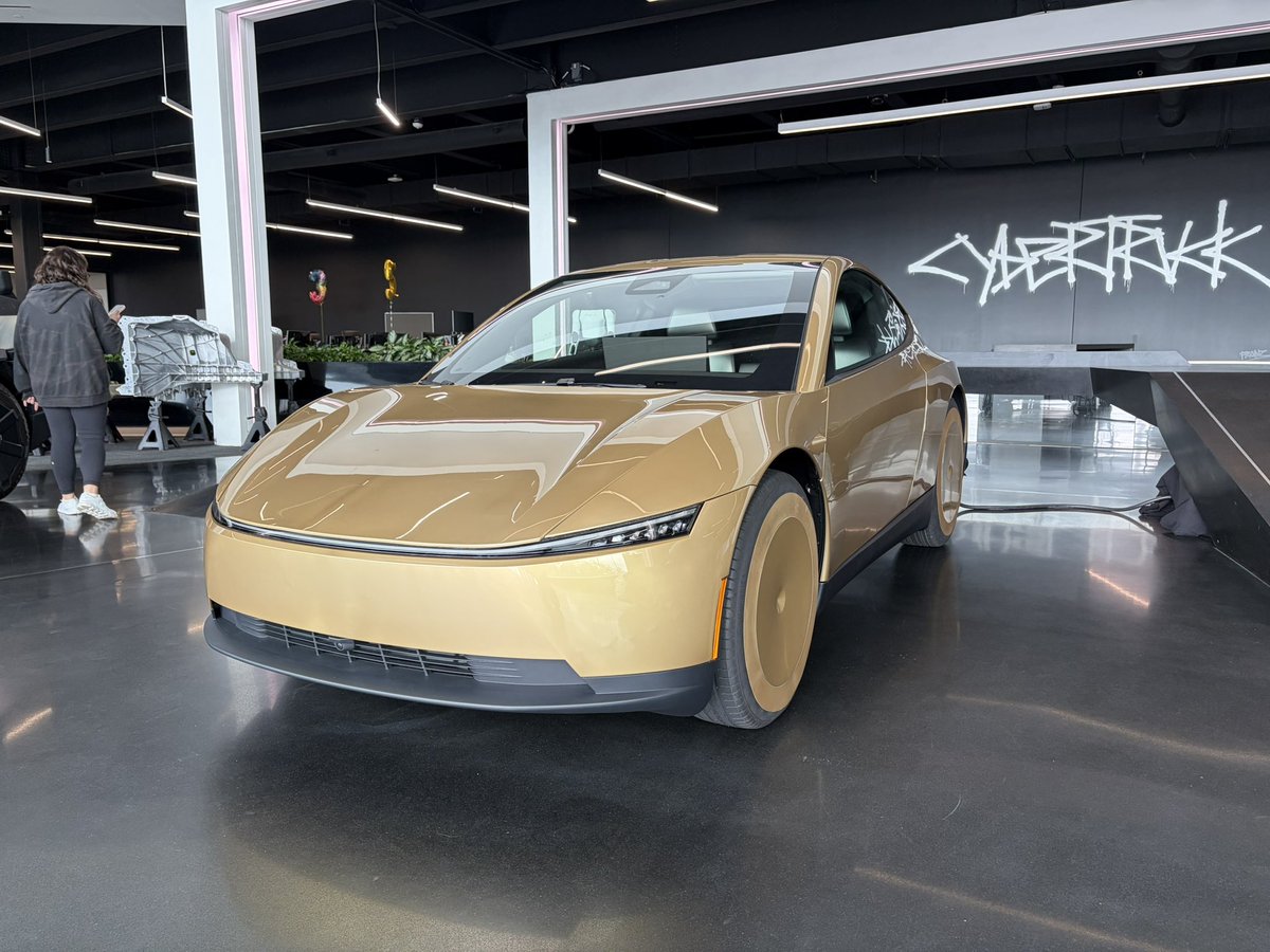 Lampi di Tesla tweet media