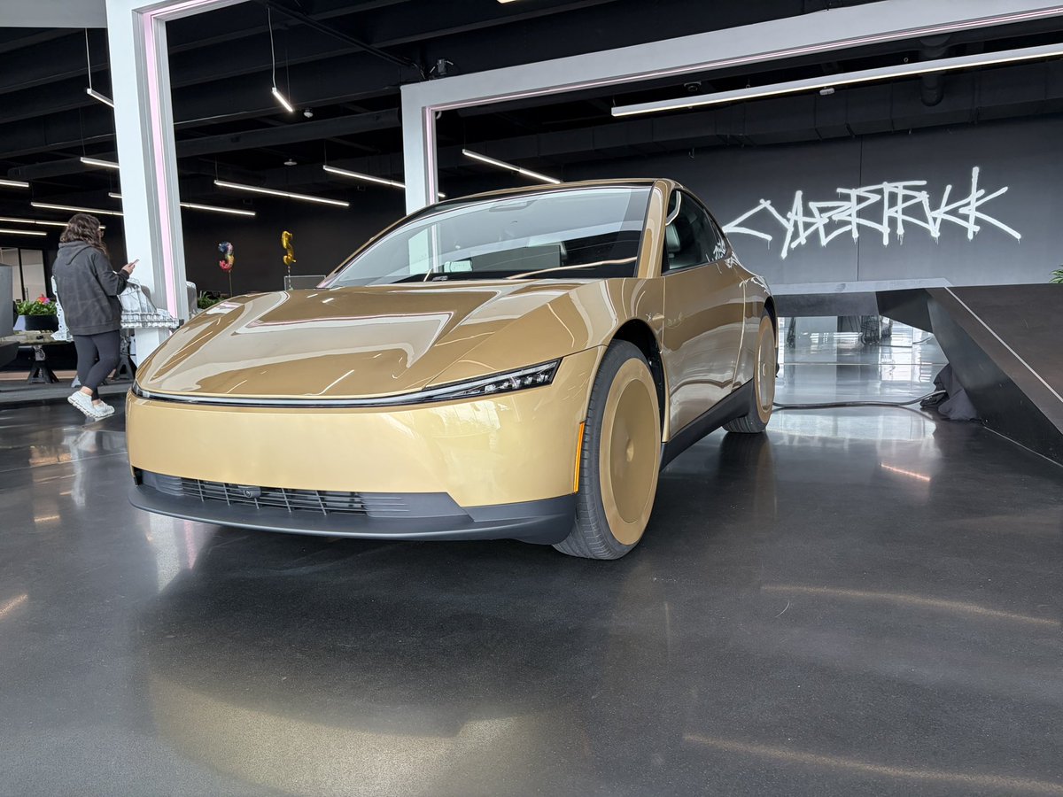Lampi di Tesla tweet media