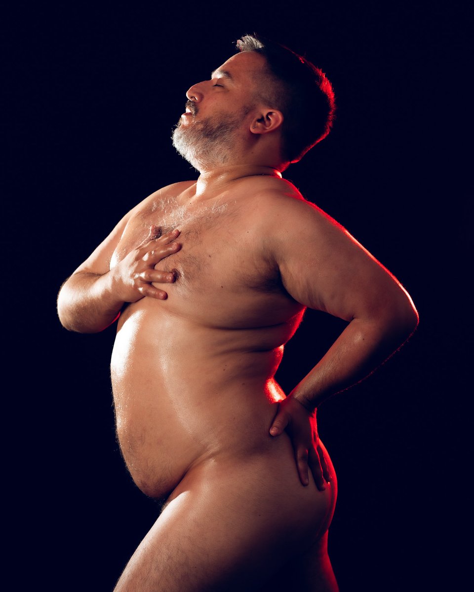 Torsohombre's tweet photo. Retratos con @lgsusbear https://t.co/Ed5H56eYUI