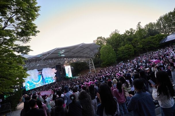 ILLIT、2万4000人が集まった「ソウル子供大公園フェスティバル