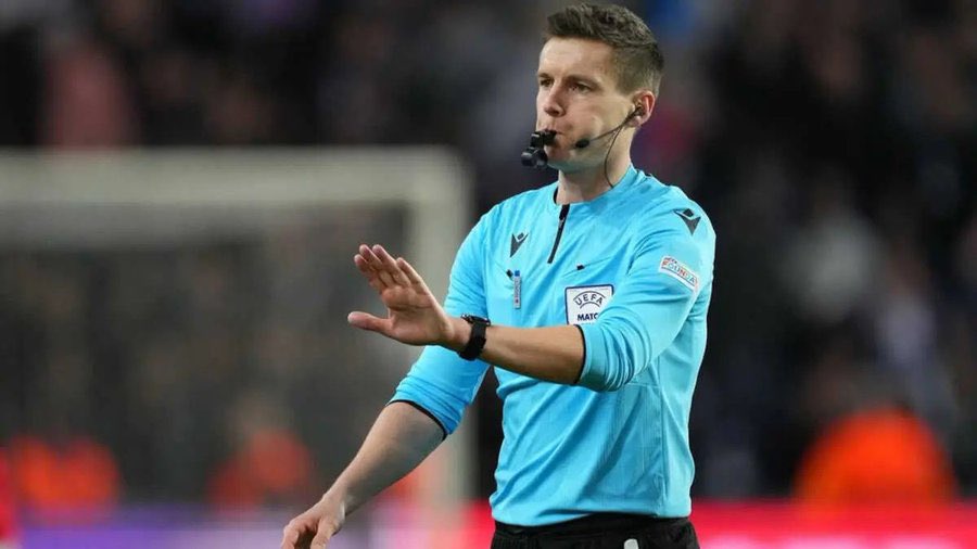 _ikeer10's tweet photo. Si ya estaba siendo lento el partido de por si, el arbitraje de este tío lo hizo infumable.

Hacía tiempo que no se veía un arbitraje tan malo en una vuelta de semifinales de Champions. No se puede parar tanto un partido en una noche como esta. https://t.co/4w5z0gcx7v