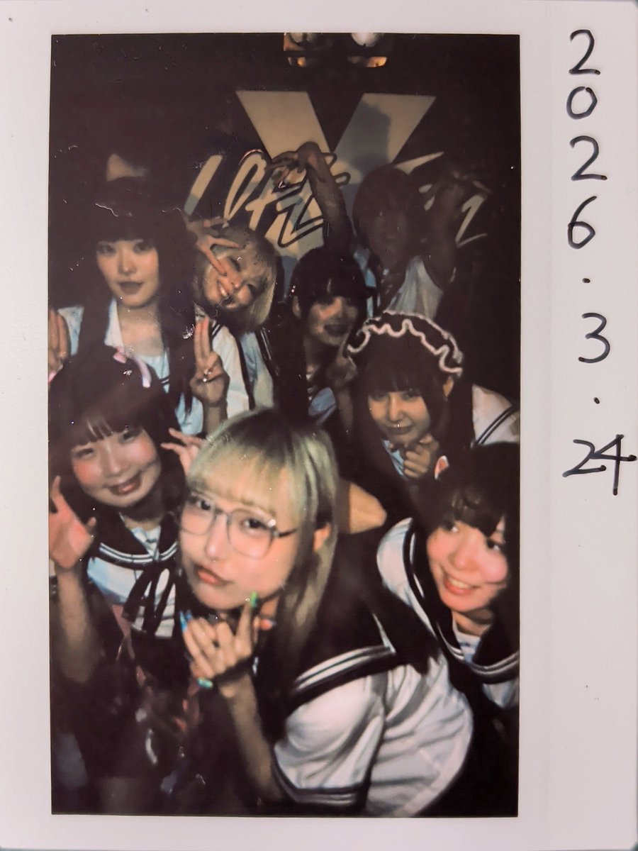 カバンに入れたまま忘れてたわくつーの集合ワイドチェキいい感じ✨