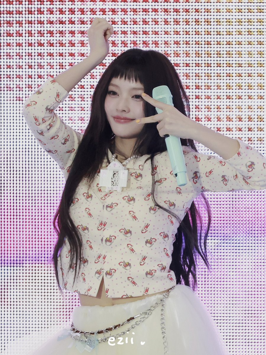 Eeeeezi00's tweet photo. 20260505

공주님…

#아일릿     #ILLIT     #IROHA #이로하 https://t.co/o3BRv8VqN8