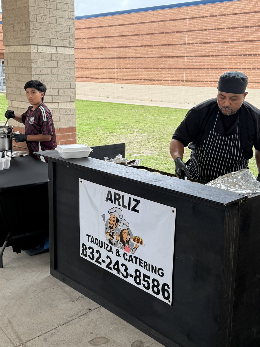 coachshanle's tweet photo. Celebrating People &amp; Performance on cinco de Mayo after a GREAT football practice @RamNationCRHS #DoTheWork #RamPride #SpringBall26 @Dean_CFISD @TruittAthletics @CampbellGators https://t.co/V5cn30dPQg