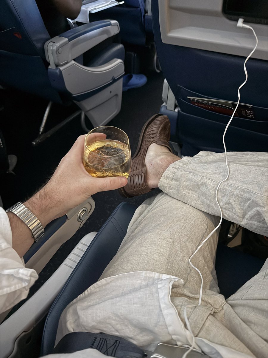 Mid Thirties Manhattan Guy tweet media