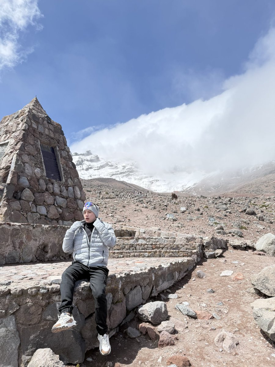 Daniel_fm6's tweet photo. La felicidadddd ❄️🗻 https://t.co/vSZJrKzSQH