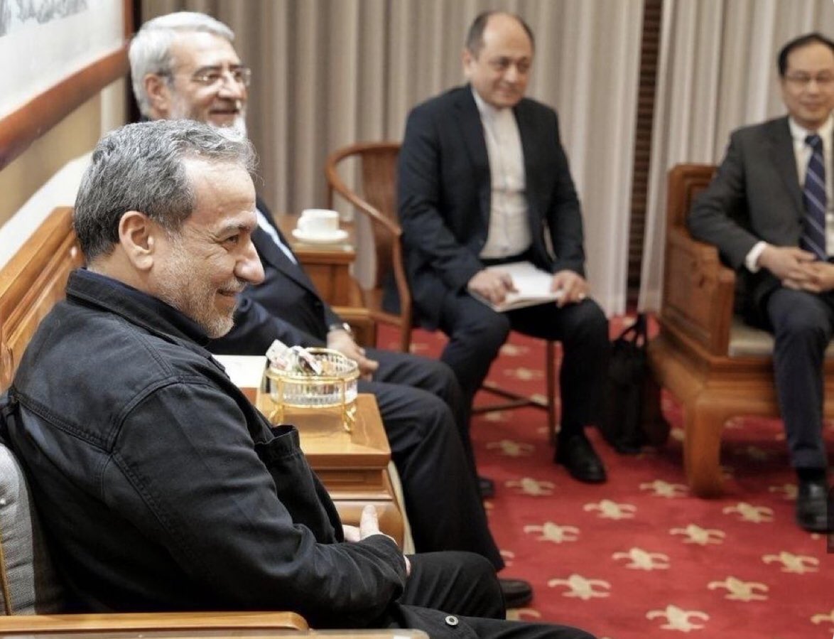 muhammadrazah's tweet image. 🇮🇷🇨🇳 Iranian Foreign Minister Araghchi arrives in Beijing, China. #USA #MiddleEast #Geopolitics #Breaking #StraitOfHormuz #china #IranWar‌ #usa #ceasefire #iran
