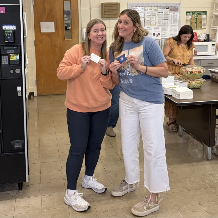 gctjrhigh's tweet photo. Thank you to Fabco for providing Fazoli’s lunch for our GCTJHS staff on Monday! It was greatly appreciated. Great Day To Be A Jr Eagle! 🦅 https://t.co/vTNlg6j5xi